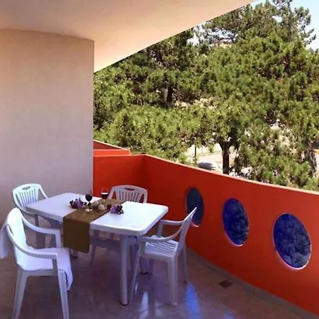 Elegant Just 250mt From The Apartment *